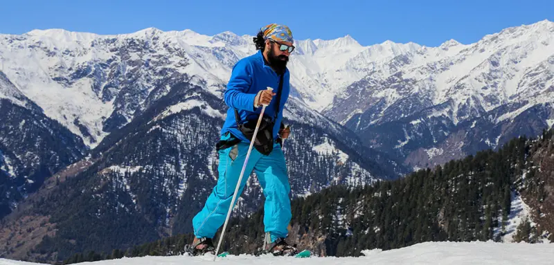 Racketing/ Snowshoeing gallery image